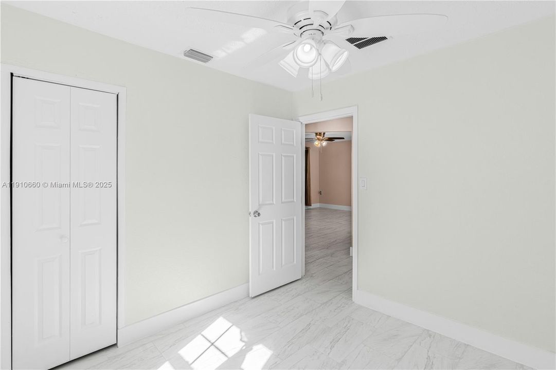 待售: $260,000 (3 贝兹, 3 浴室, 1117 平方英尺)