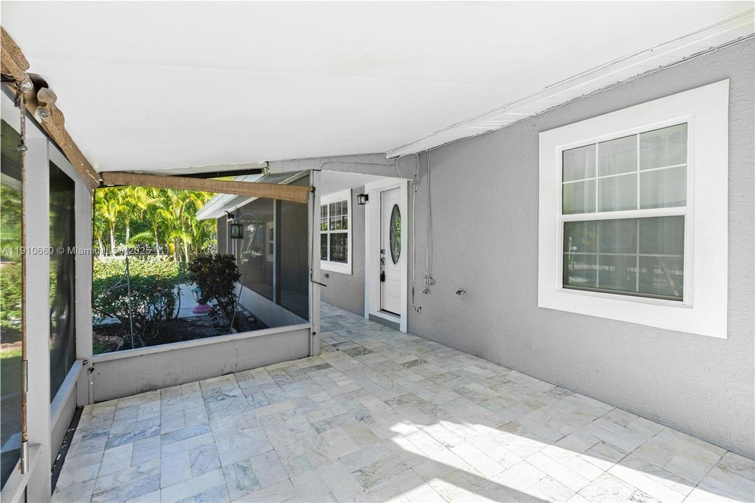 待售: $260,000 (3 贝兹, 3 浴室, 1117 平方英尺)