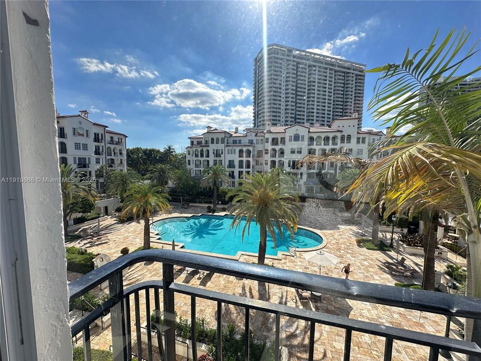 For Sale: $750,000 (2 beds, 2 baths, 1820 Square Feet)