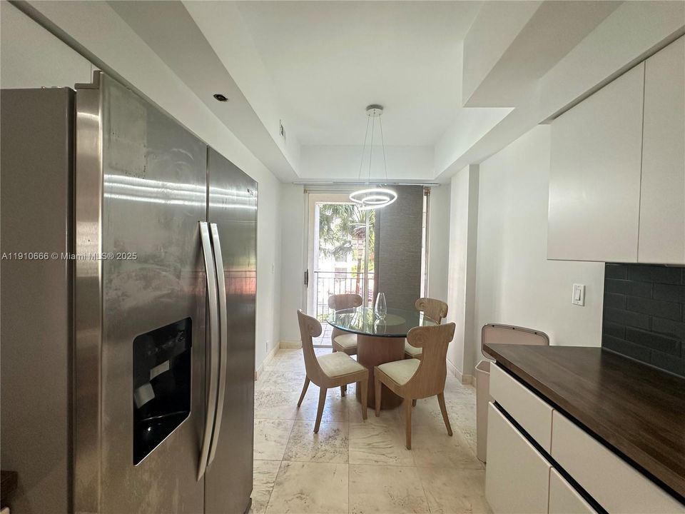 For Sale: $750,000 (2 beds, 2 baths, 1820 Square Feet)