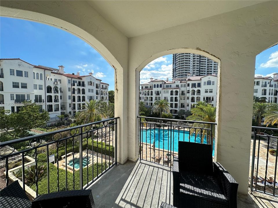 For Sale: $750,000 (2 beds, 2 baths, 1820 Square Feet)