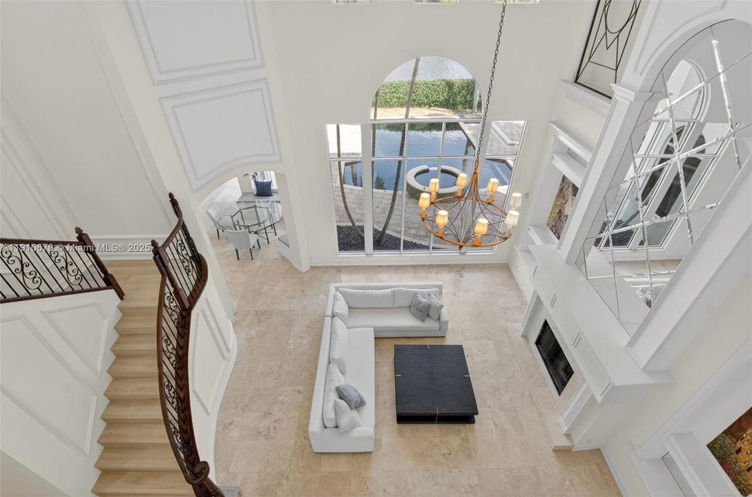 出租: $14,000 (5 贝兹, 5 浴室, 5533 平方英尺)