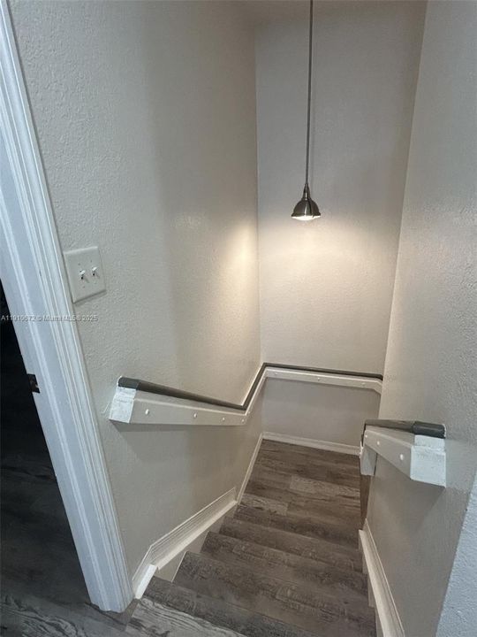 На продажу: $549,900 (4 спален, 3 ванн, 1680 Квадратных фут)