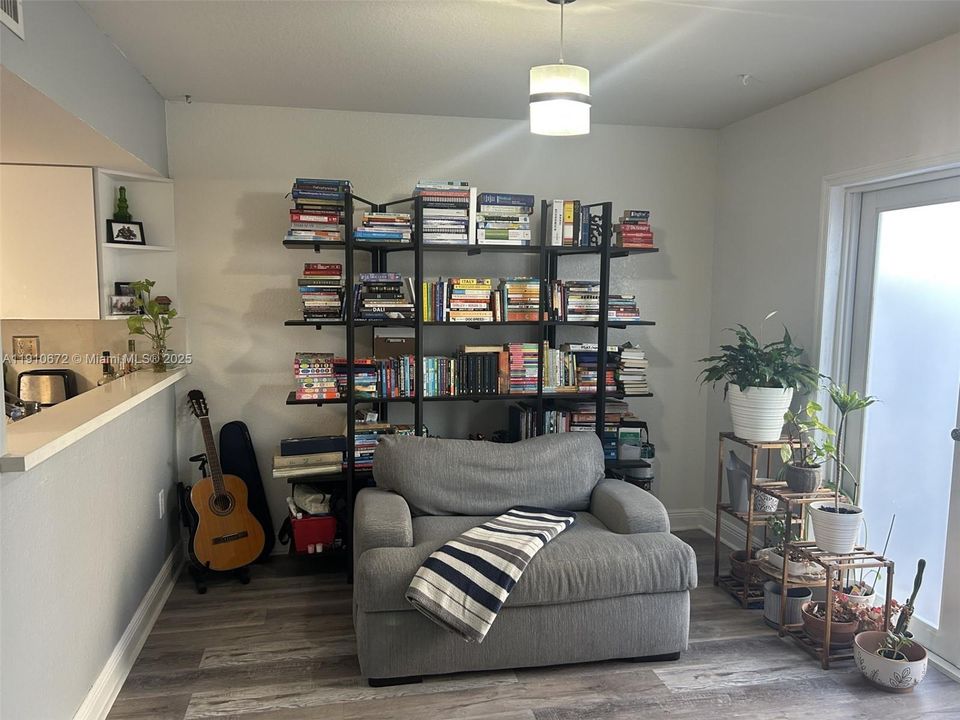 На продажу: $549,900 (4 спален, 3 ванн, 1680 Квадратных фут)