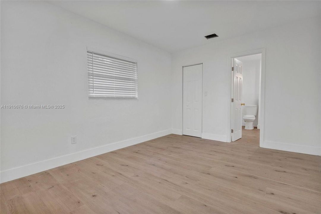 待售: $799,000 (4 贝兹, 3 浴室, 2024 平方英尺)