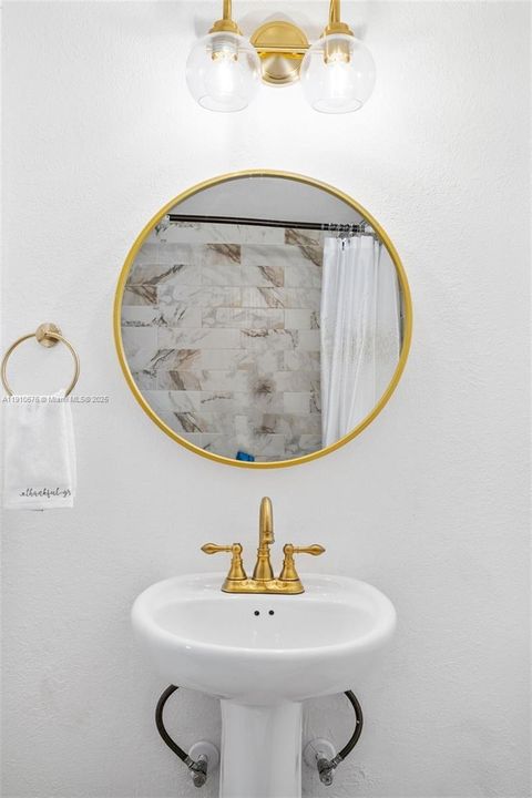 待售: $799,000 (4 贝兹, 3 浴室, 2024 平方英尺)