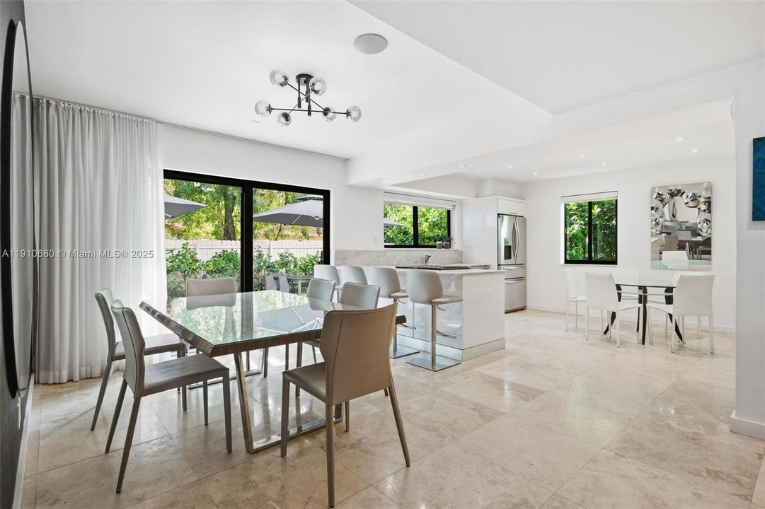 Recently Rented: $6,750 (3 beds, 3 baths, 1926 Square Feet)