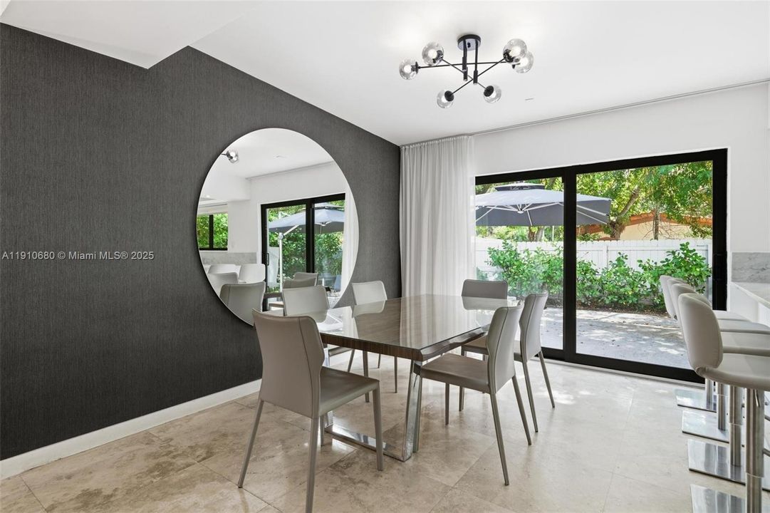 Recently Rented: $6,750 (3 beds, 3 baths, 1926 Square Feet)