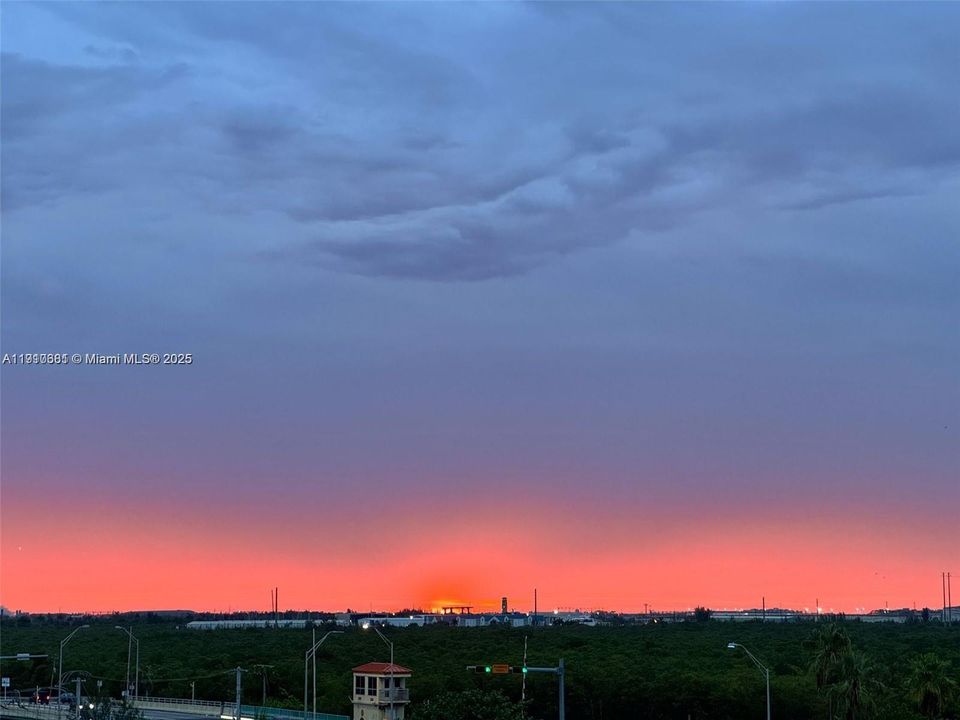 На продажу: $897,000 (2 спален, 2 ванн, 1988 Квадратных фут)