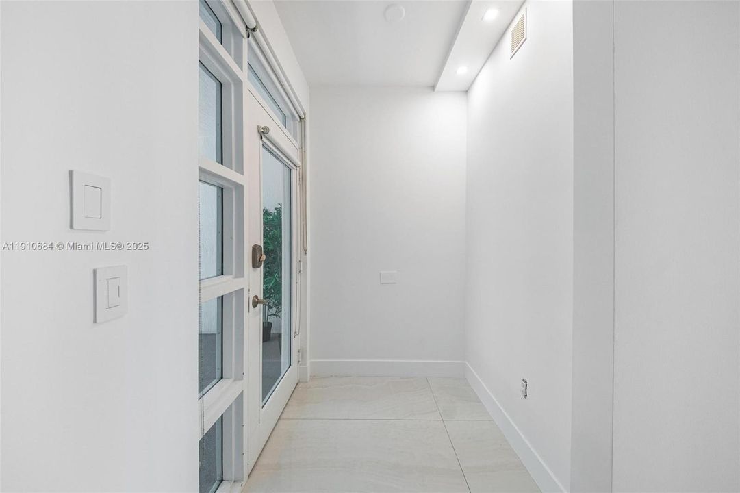 待售: $947,000 (3 贝兹, 2 浴室, 1336 平方英尺)