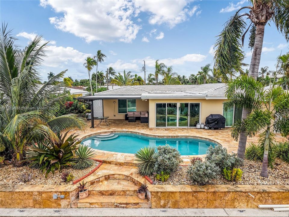 En Venta: $1,250,000 (3 camas, 2 baños, 1897 Pies cuadrados)