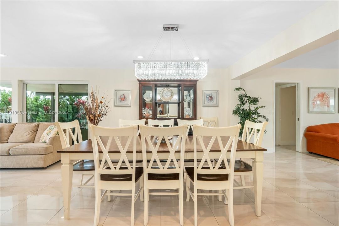 En Venta: $1,250,000 (3 camas, 2 baños, 1897 Pies cuadrados)