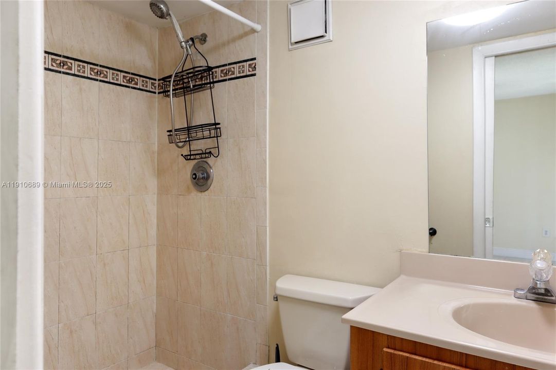 Recientemente alquilado: $2,000 (2 camas, 2 baños, 965 Pies cuadrados)