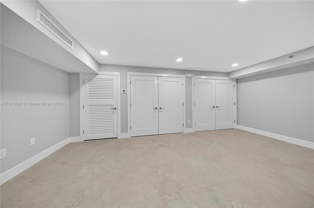 En Renta: $18,595 (0 camas, 0 baños, 0 Pies cuadrados)