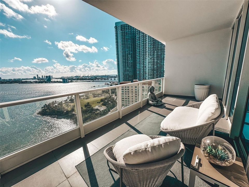 待售: $1,600,000 (2 贝兹, 2 浴室, 1673 平方英尺)