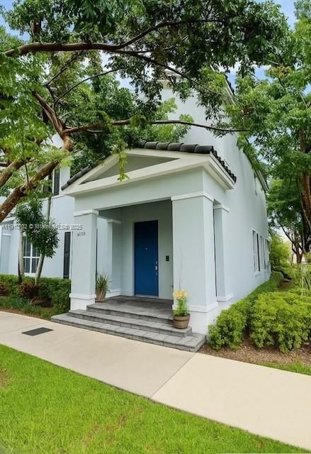 For Sale: $659,000 (5 beds, 4 baths, 2312 Square Feet)