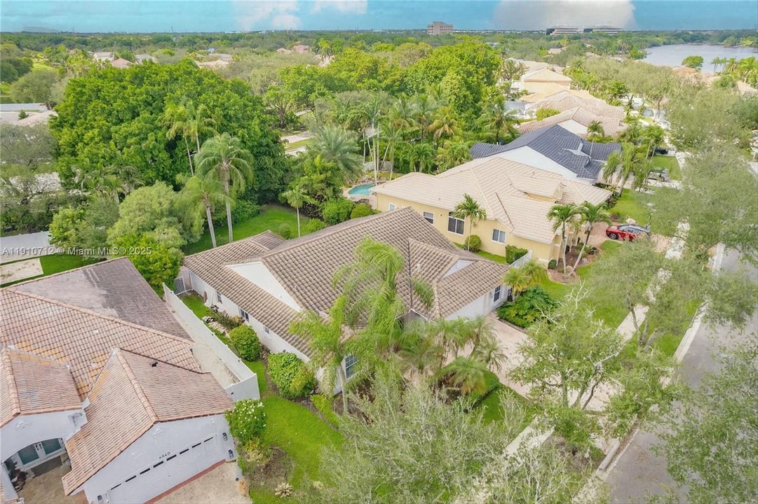 合同活跃: $695,000 (3 贝兹, 2 浴室, 2100 平方英尺)