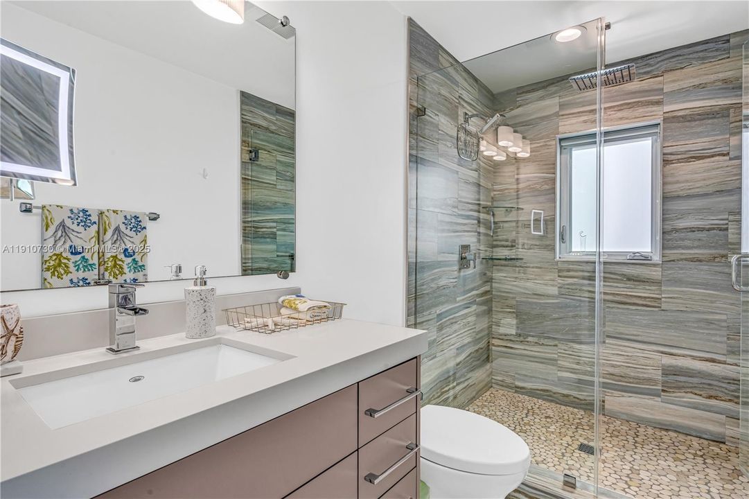 For Sale: $2,300,000 (3 beds, 3 baths, 1619 Square Feet)