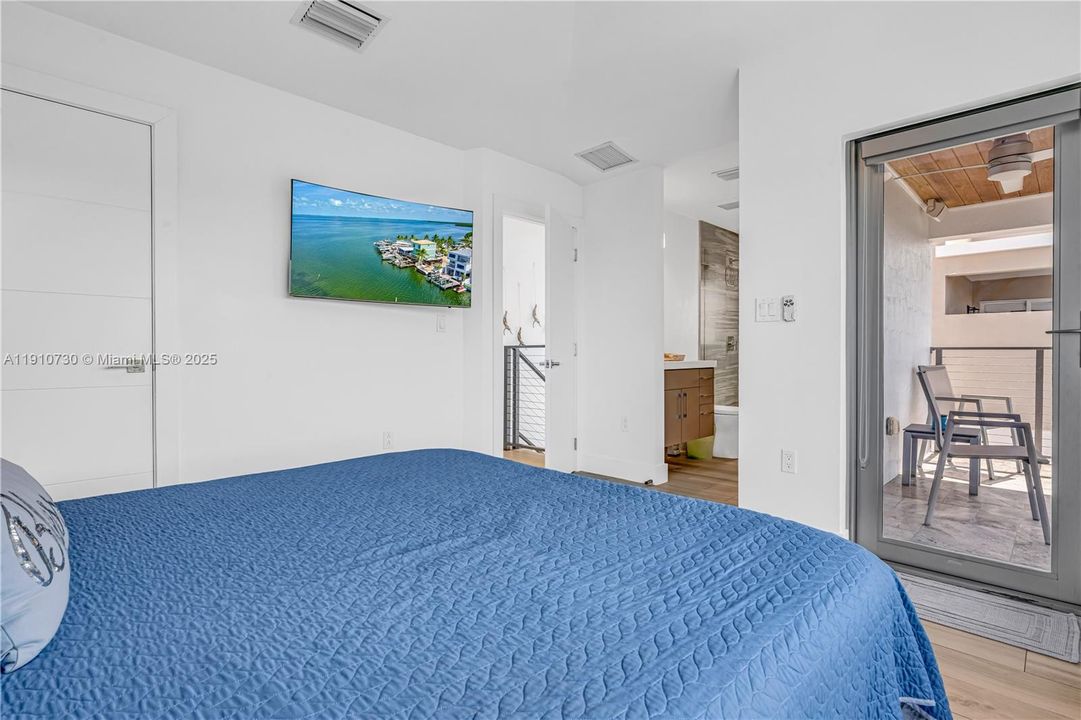 For Sale: $2,300,000 (3 beds, 3 baths, 1619 Square Feet)