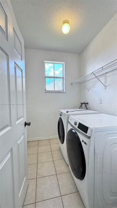 For Rent: $3,300 (3 beds, 2 baths, 1704 Square Feet)