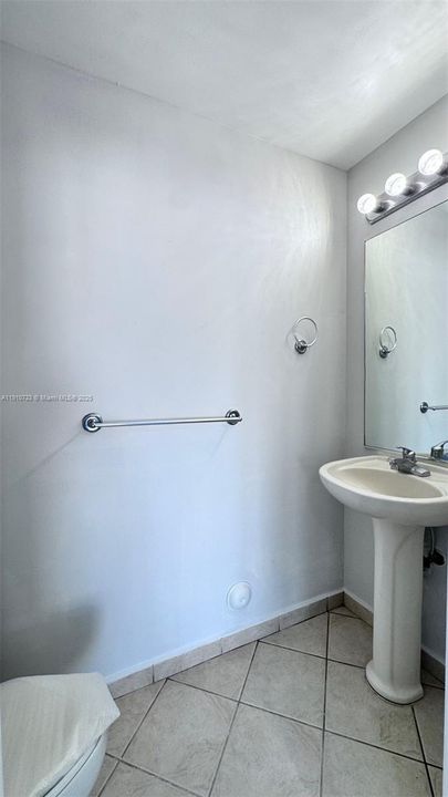 For Rent: $3,300 (3 beds, 2 baths, 1704 Square Feet)