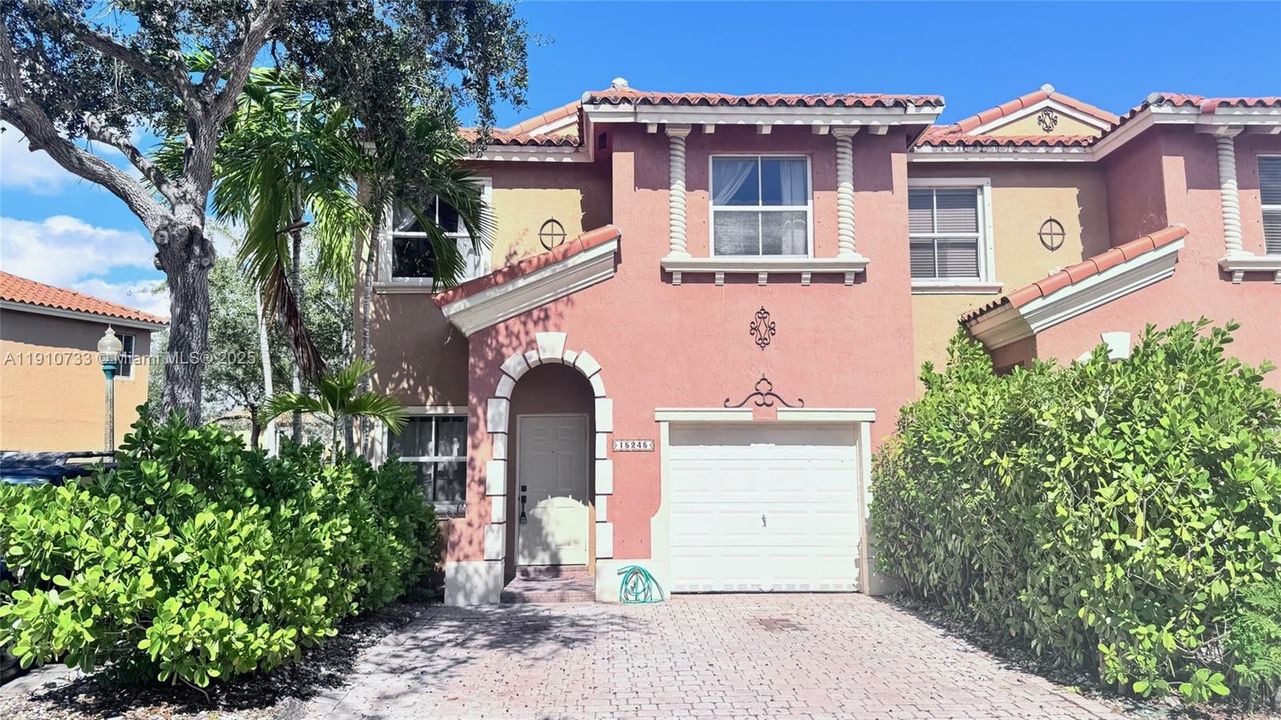 For Rent: $3,300 (3 beds, 2 baths, 1704 Square Feet)