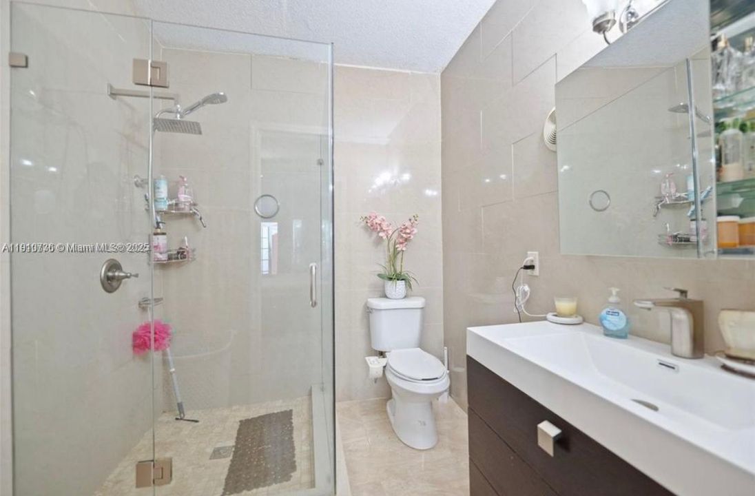 For Rent: $9,000 (6 beds, 4 baths, 1507 Square Feet)