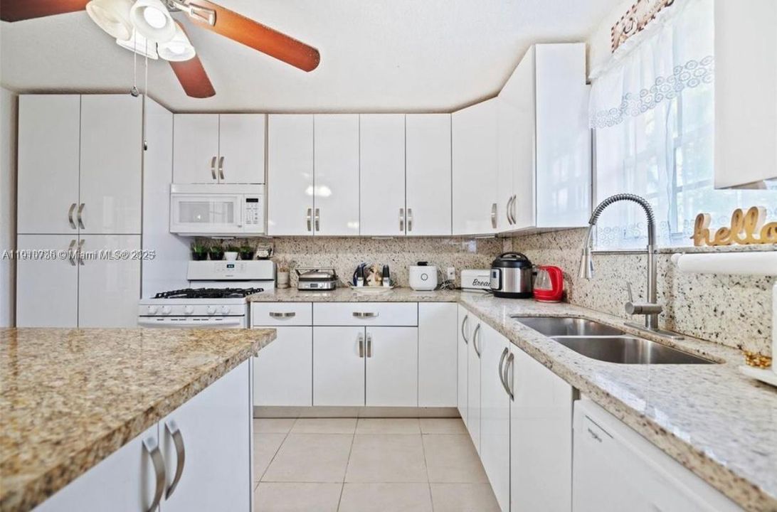 For Rent: $9,000 (6 beds, 4 baths, 1507 Square Feet)