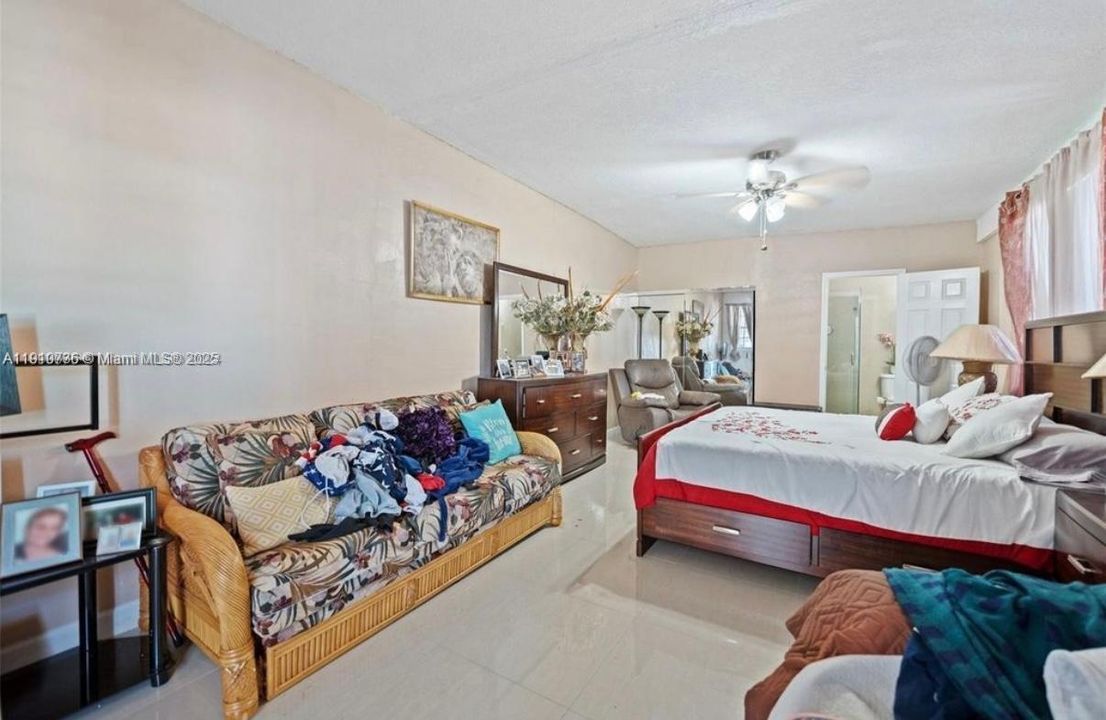 For Rent: $9,000 (6 beds, 4 baths, 1507 Square Feet)