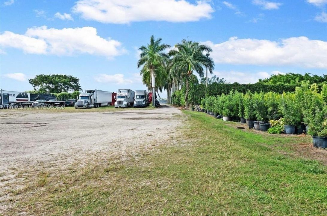 For Rent: $9,000 (6 beds, 4 baths, 1507 Square Feet)