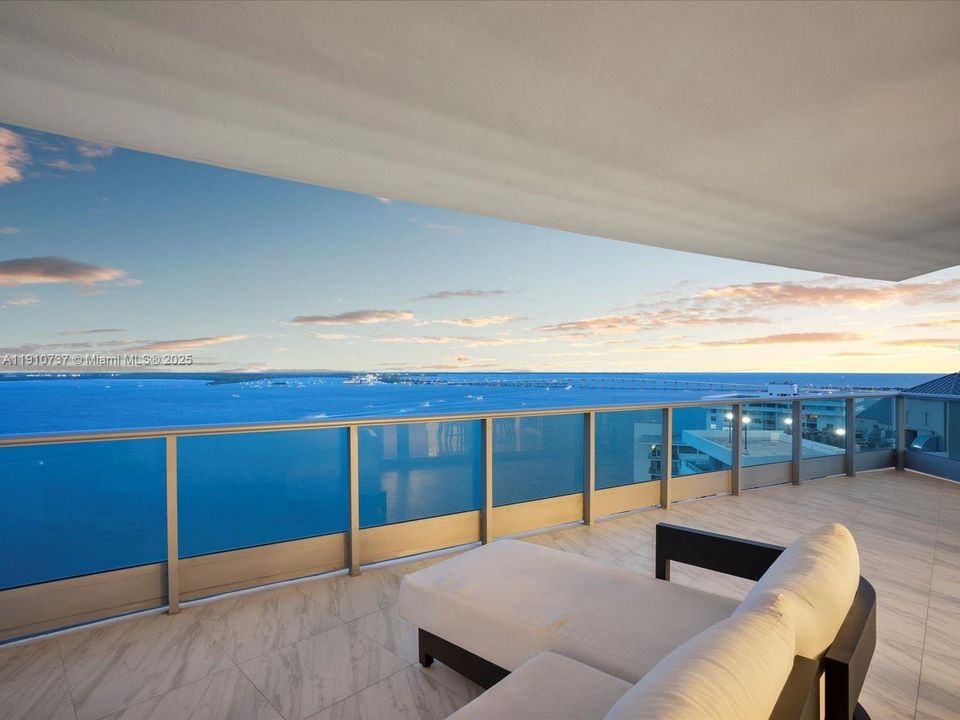 Active With Contract: $12,000 (2 beds, 2 baths, 1878 Square Feet)