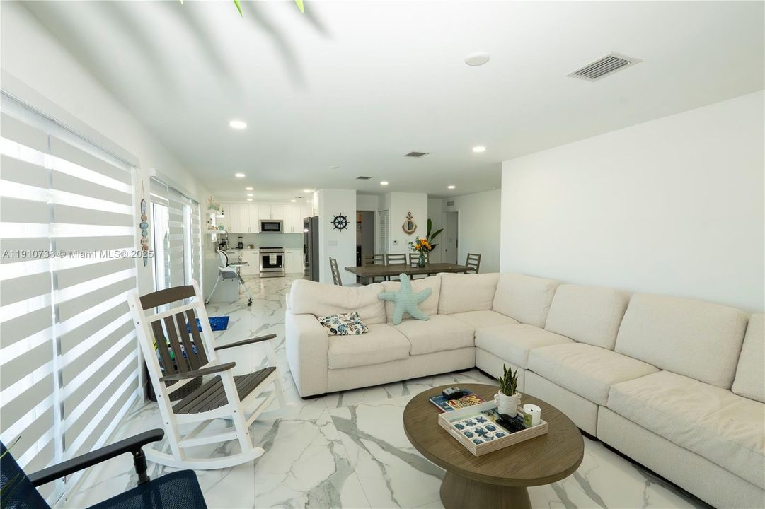 待售: $1,980,000 (3 贝兹, 3 浴室, 1825 平方英尺)