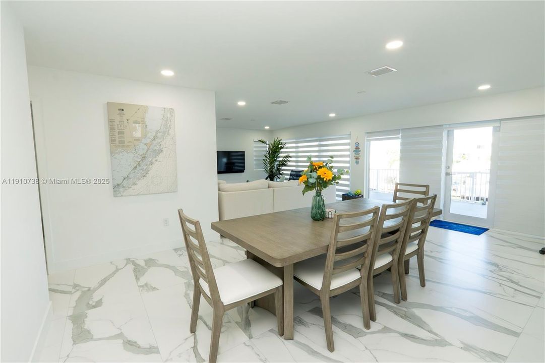 待售: $1,980,000 (3 贝兹, 3 浴室, 1825 平方英尺)