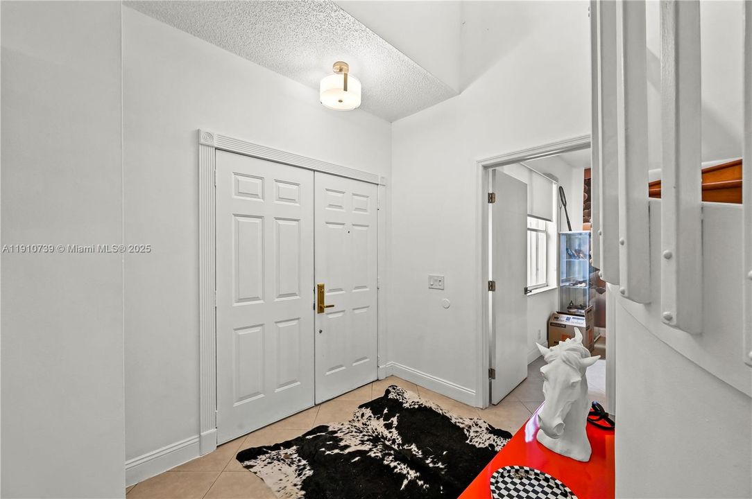 合同活跃: $849,900 (4 贝兹, 2 浴室, 2133 平方英尺)