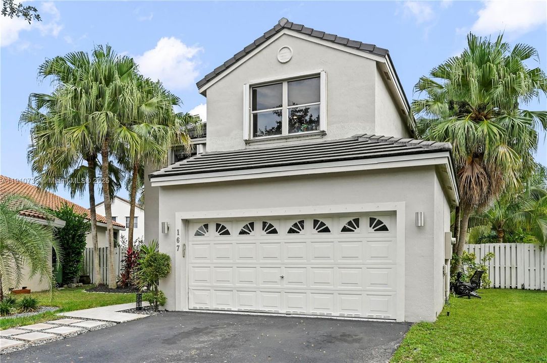 合同活跃: $849,900 (4 贝兹, 2 浴室, 2133 平方英尺)