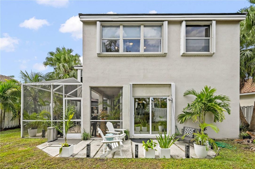 合同活跃: $849,900 (4 贝兹, 2 浴室, 2133 平方英尺)