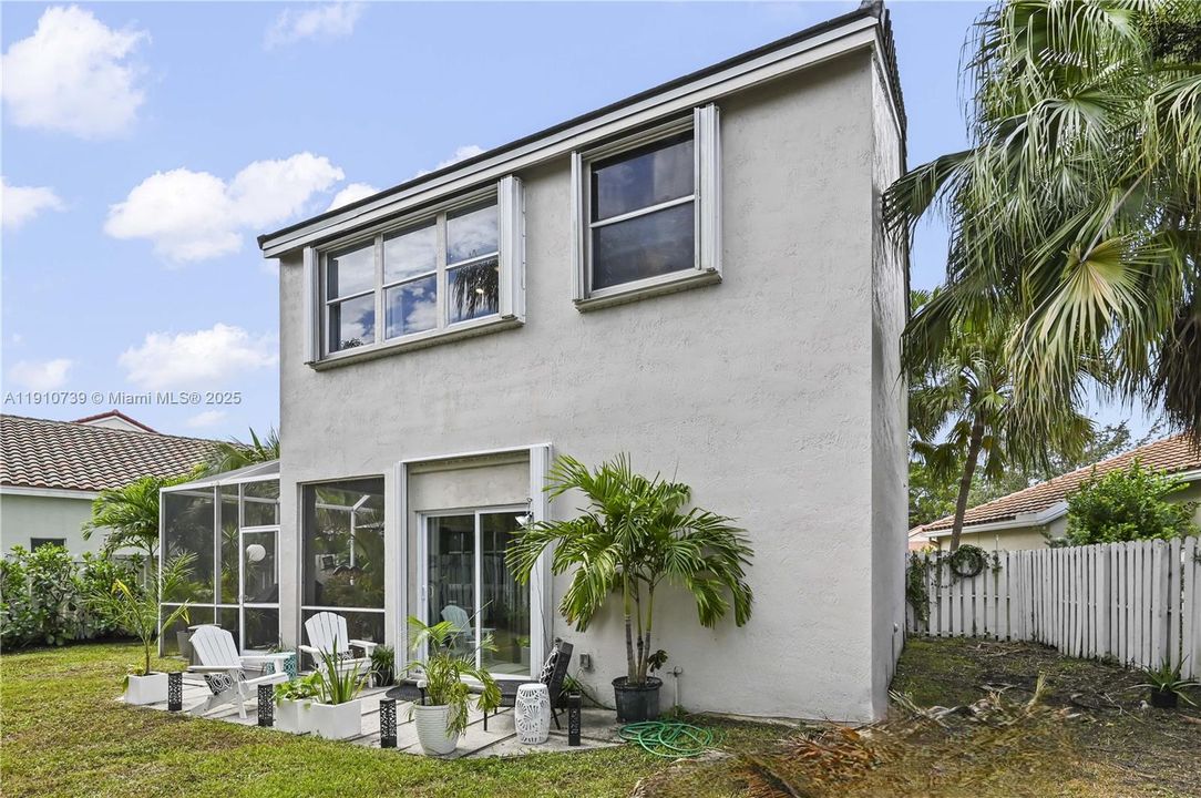 合同活跃: $849,900 (4 贝兹, 2 浴室, 2133 平方英尺)