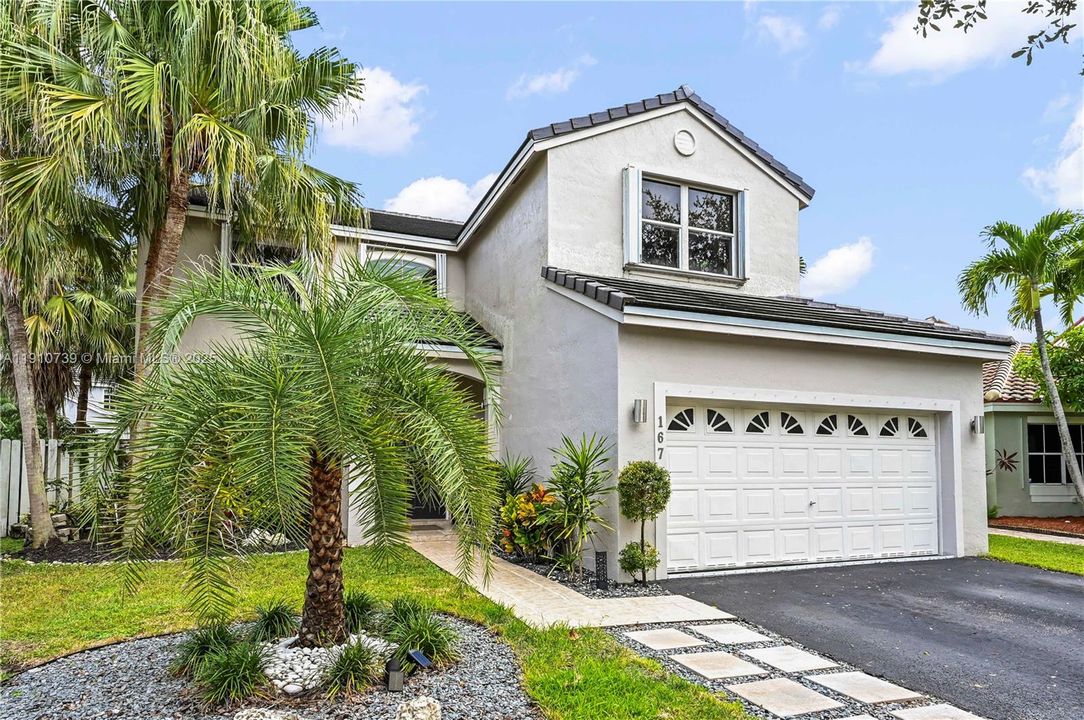 合同活跃: $849,900 (4 贝兹, 2 浴室, 2133 平方英尺)