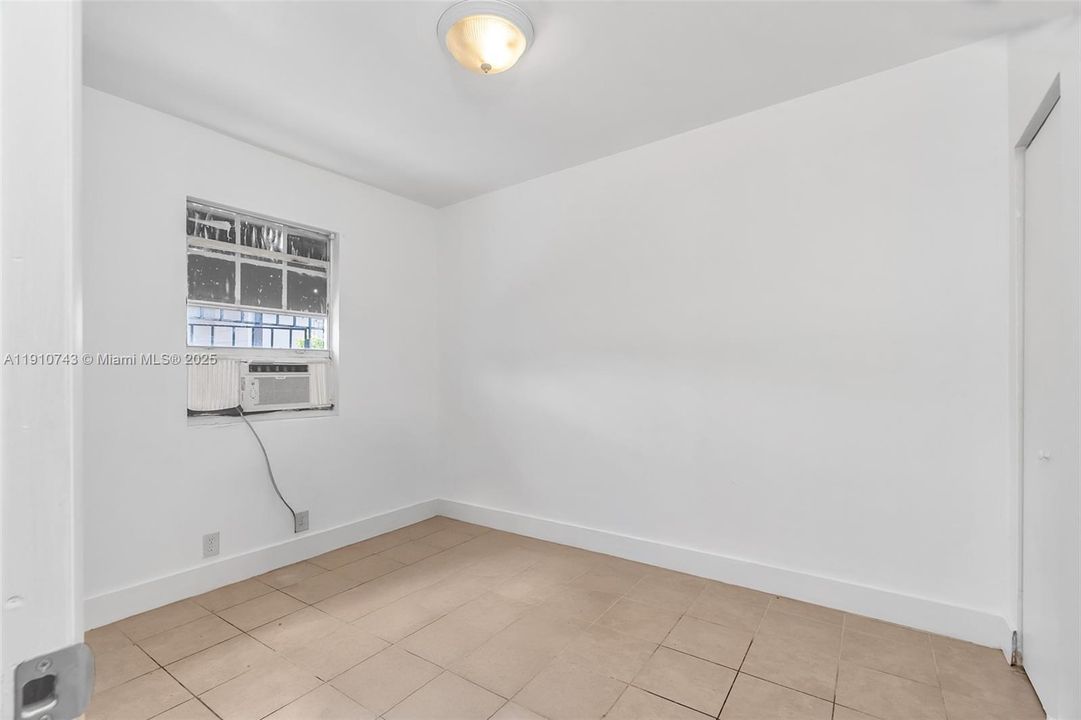 For Rent: $1,350 (1 beds, 1 baths, 500 Square Feet)