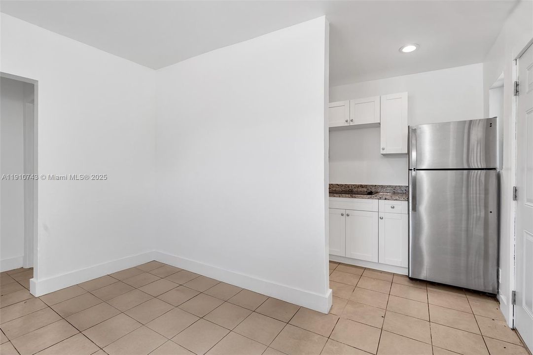 For Rent: $1,350 (1 beds, 1 baths, 500 Square Feet)