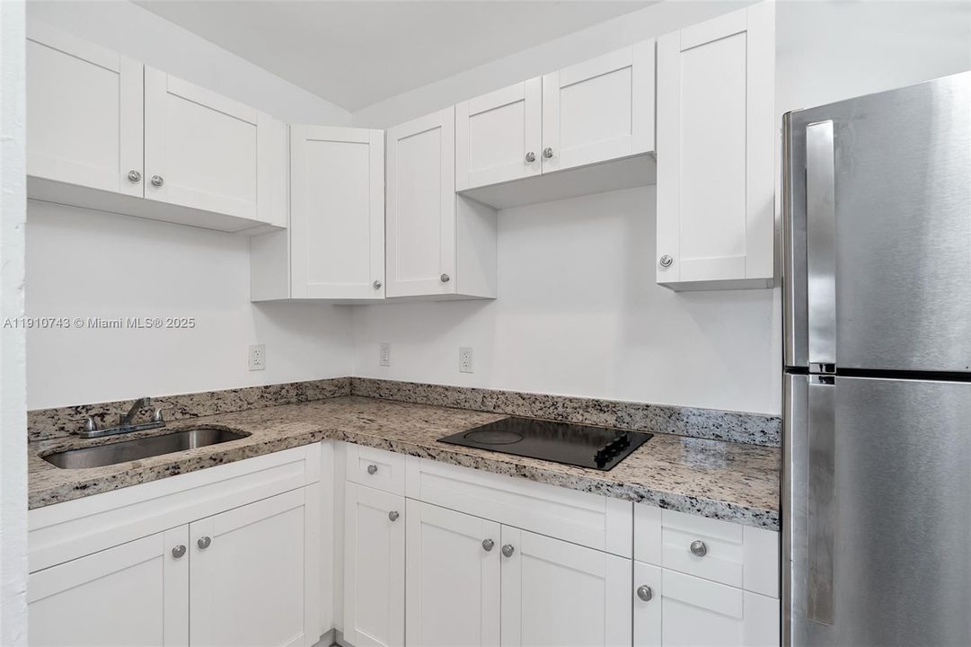 For Rent: $1,350 (1 beds, 1 baths, 500 Square Feet)