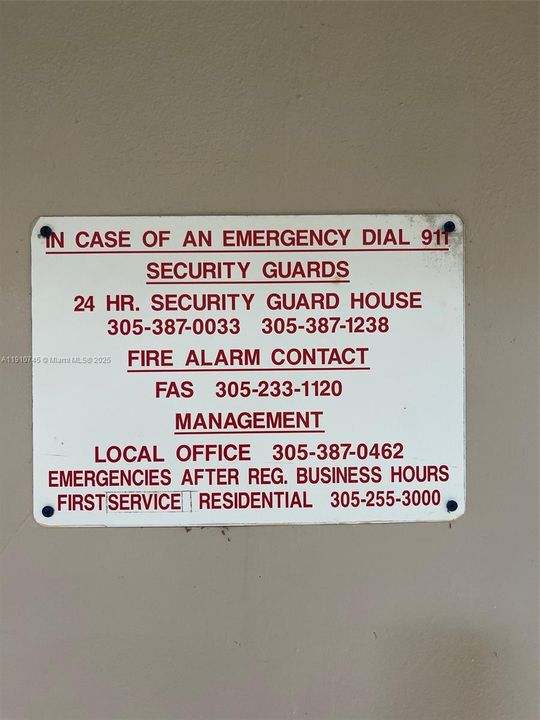 合同活跃: $220,000 (3 贝兹, 2 浴室, 1040 平方英尺)