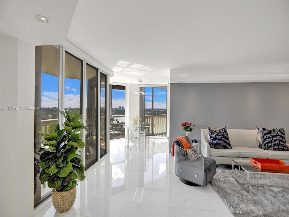 For Sale: $699,000 (3 beds, 3 baths, 1840 Square Feet)