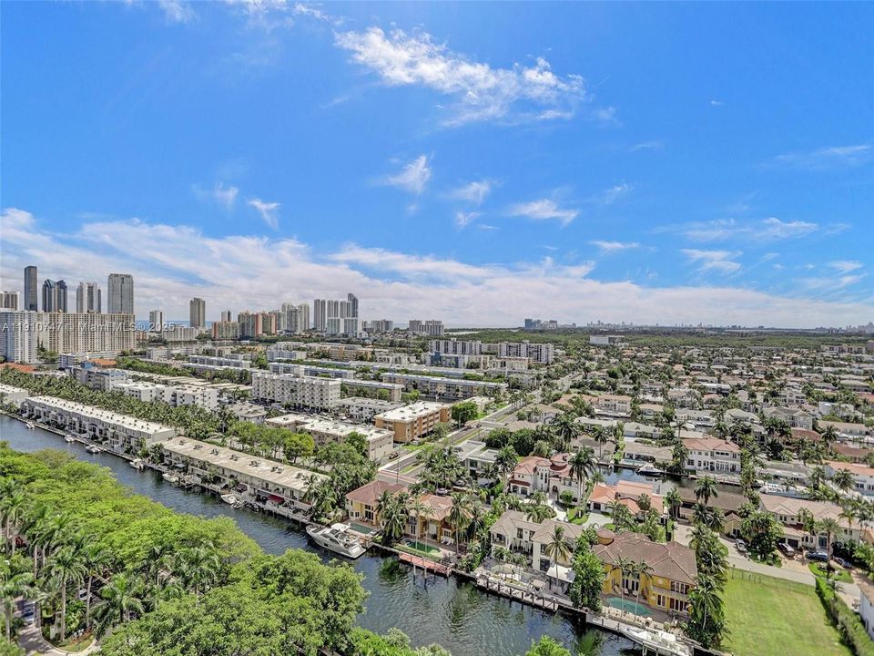 For Sale: $699,000 (3 beds, 3 baths, 1840 Square Feet)