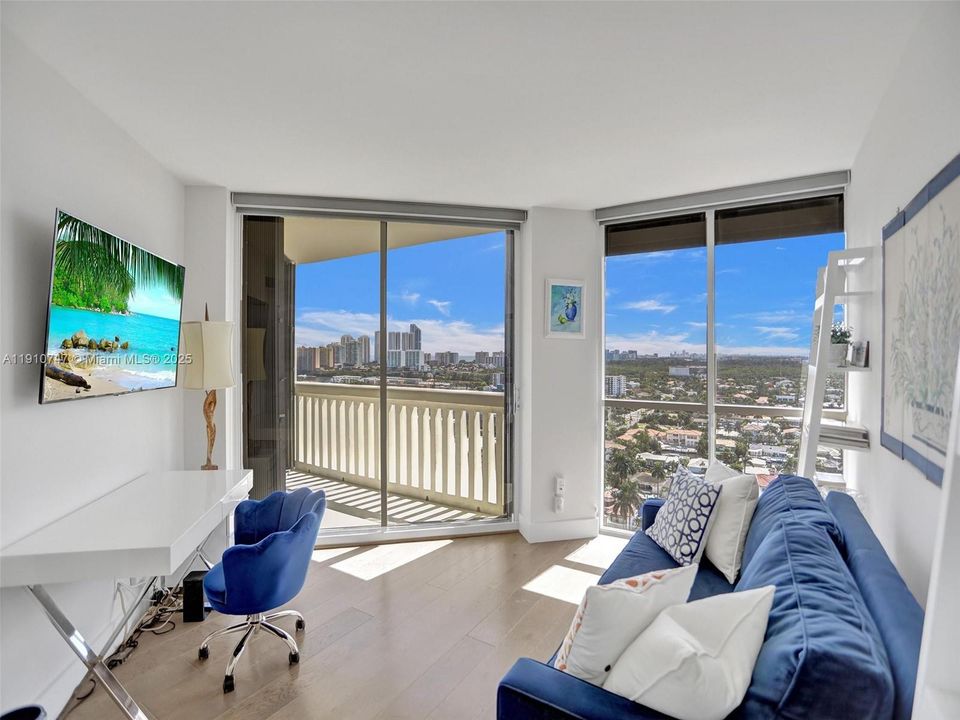 For Sale: $699,000 (3 beds, 3 baths, 1840 Square Feet)