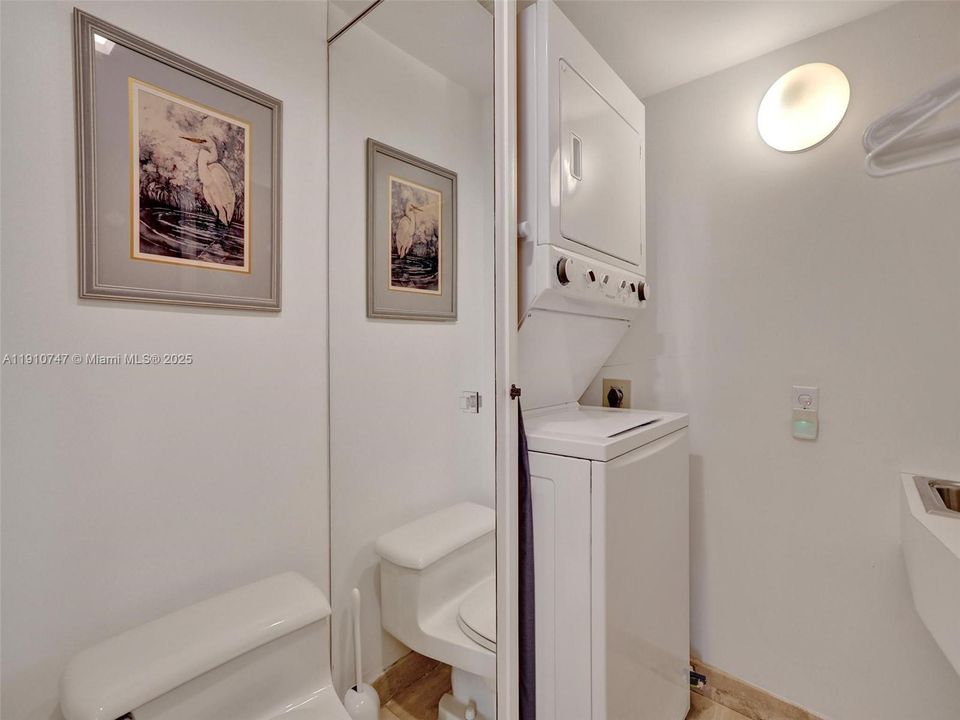 For Sale: $699,000 (3 beds, 3 baths, 1840 Square Feet)