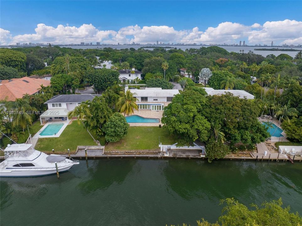 待售: $11,500,000 (4 贝兹, 4 浴室, 4206 平方英尺)