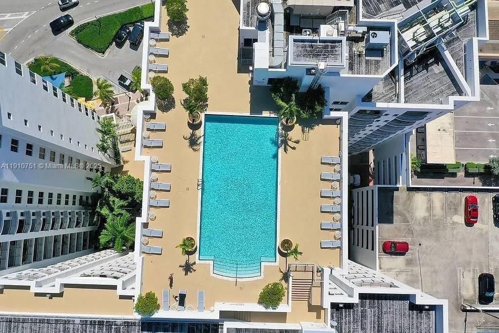 Activo con contrato: $347,000 (2 camas, 2 baños, 1164 Pies cuadrados)