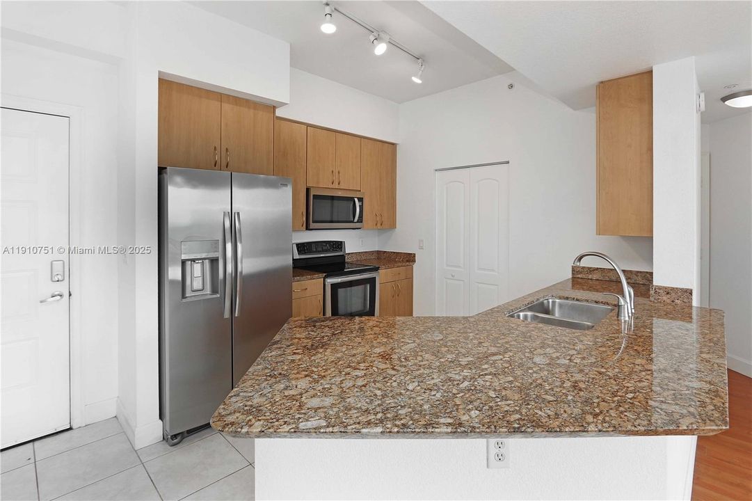 Activo con contrato: $347,000 (2 camas, 2 baños, 1164 Pies cuadrados)