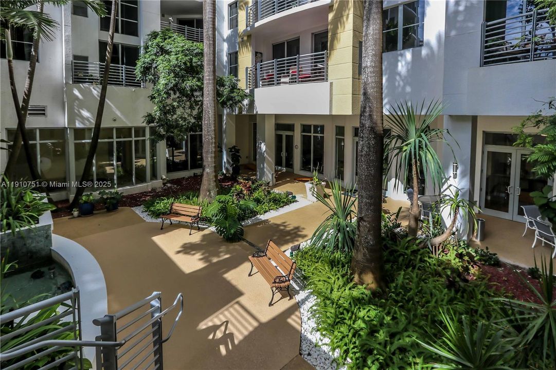 Activo con contrato: $347,000 (2 camas, 2 baños, 1164 Pies cuadrados)